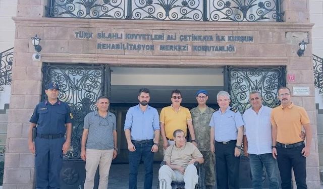 Efsane başkanı Mehmetçik’e bağışladığı rehabilitasyon merkezine götürdü