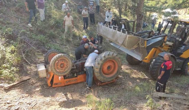 Emet’te devrilen traktörün altında kalan sürücü hayatını kaybetti