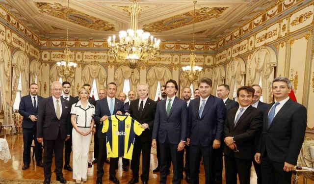 Fenerbahçe Başkanı Ali Koç ve Yönetim Kurulu Üyeleri, İstanbul Valisi Davut Gül’ü ziyaret etti