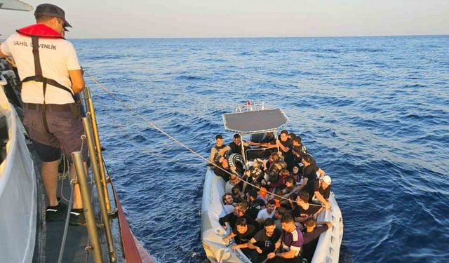 Fethiye’de 31 düzensiz göçmen kurtarıldı, 22 düzensiz göçmen yakalandı