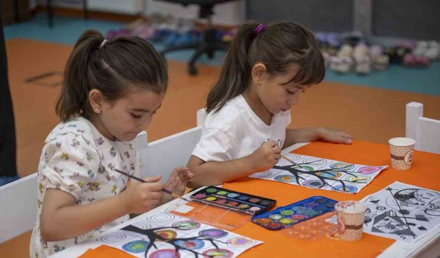 Gülnar Çocuk Atölyesi’nde çocuklar bilim ve sanatla öğreniyor