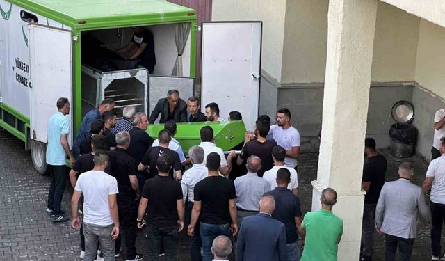 Hakkari’de kontrolden çıkan araç takla attı: 2 ölü, 3 yaralı