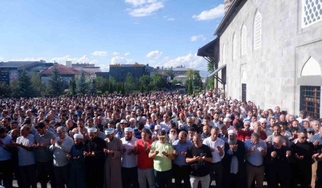 Haniye için Erzurum’da gıyabi cenaze namazı kılındı