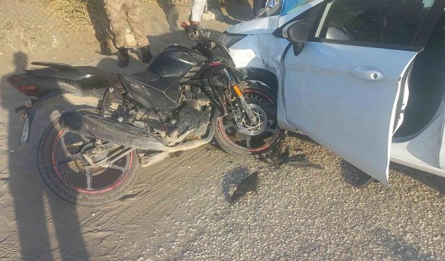 Hatay’da otomobil ile motosiklet çarpıştı: 1 ağır yaralı