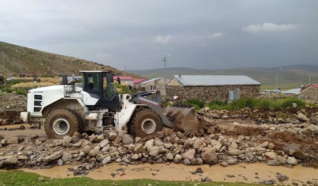 Iğdır’da şiddetli yağmur sonrası köylerde sel yaşandı