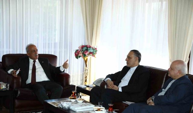 İran İslam Cumhuriyeti Ankara Büyükelçisi Zadeh, Atatürk Üniversitesini ziyaret etti