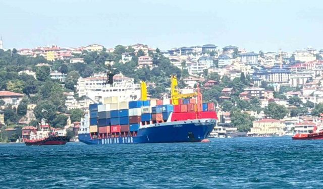 İstanbul Boğazı’nda gemi arıza yaptı, boğaz trafiği askıya alındı
