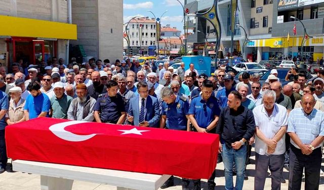 Kazada hayatını kaybeden emekli polis toprağa verildi