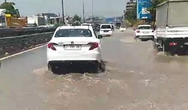 Kocaeli’de sağanak yağış sonrası kanallar taştı