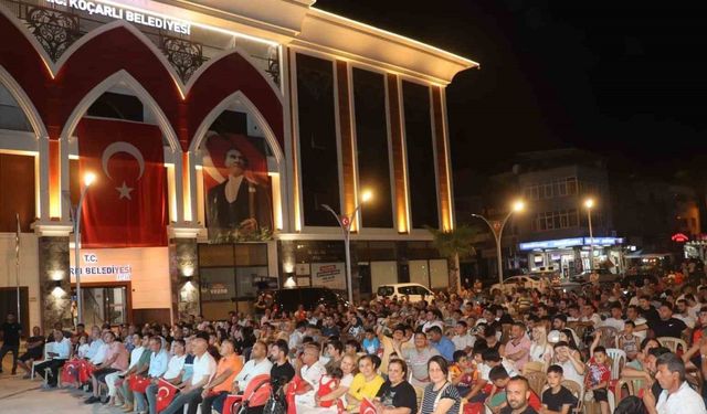 Koçarlılılar çeyrek final heyecanını dev ekranda hep birlikte yaşadı