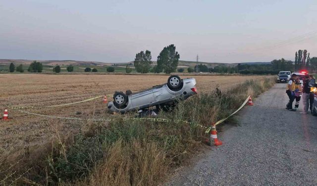 Kontrolden çıkan araç tarlaya uçtu: 1 ölü, 3 yaralı