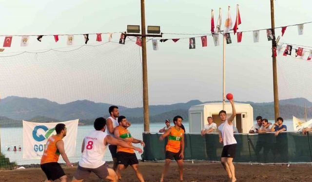 Köyceğiz’de Plaj Hentbolu Turnuvasında 14 takım mücadele etti