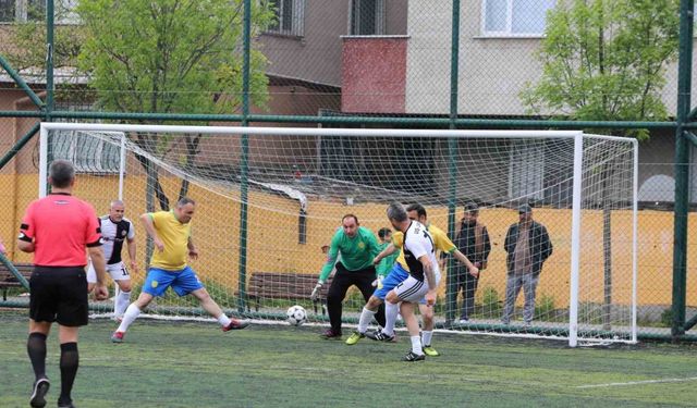 Küçükçekmece’de yaz spor okullarına büyük ilgi