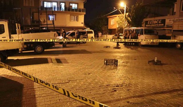 Küfür kavgasında silah ve bıçaklar çekildi: 1’i ağır 4 yaralı