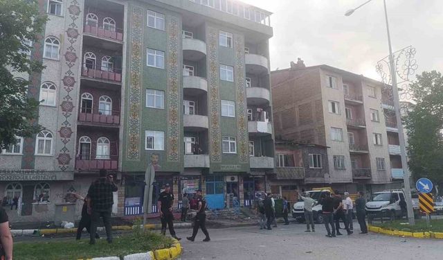 Mahallede husumetli aileler birbirine girdi: 3 yaralı, 7 gözaltı