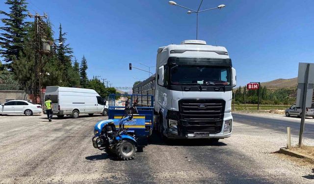 Malatya’da kamyon ile pat pat motoru çarpıştı:1 yaralı