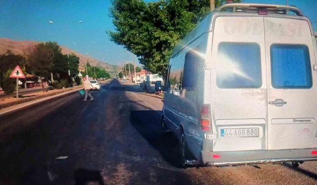 Malatya’da tır ile minibüs çarpıştı, 3 yaralı