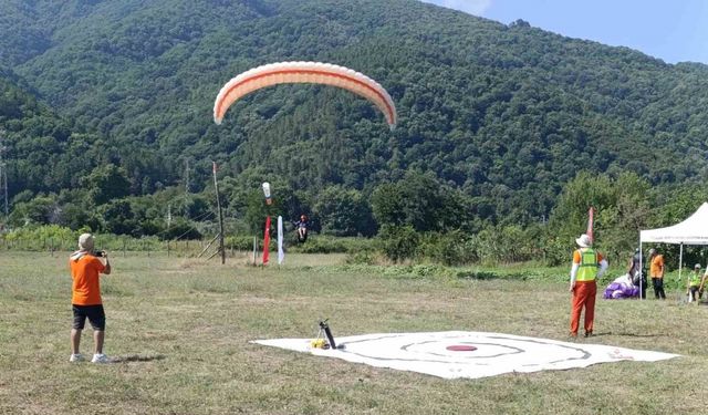 Marmara Bölgesi Yamaç Paraşütü Hedef Yarışması Yalova’da yapıldı