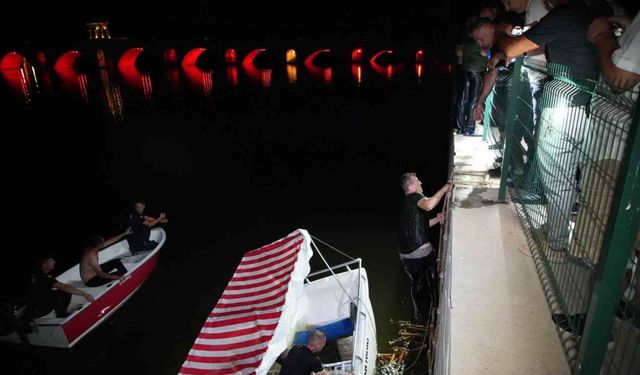 Meriç Nehri’nde can pazarı: Alabora olan teknedeki 5 kişi boğulmaktan son anda kurtarıldı