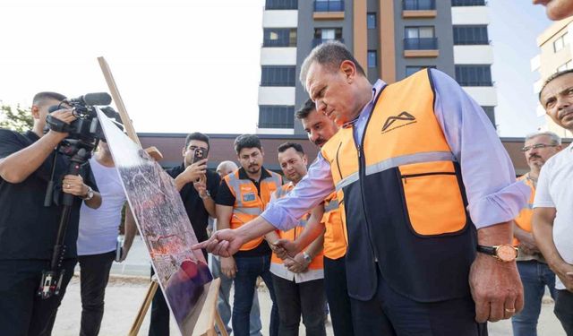 Mersin’de Büyükşehir Belediyesinin yol yapım çalışmaları sürüyor
