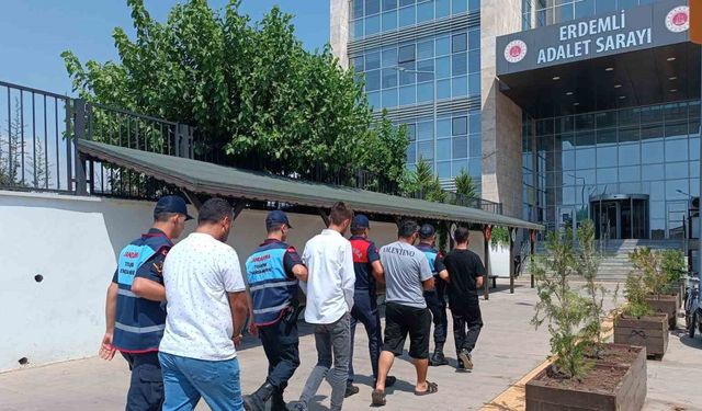 Mersin’de göçmen kaçakçılarına yönelik operasyon: 5 gözaltı
