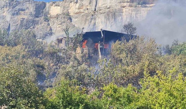 Mersin’de yangın: 3 ev zarar gördü