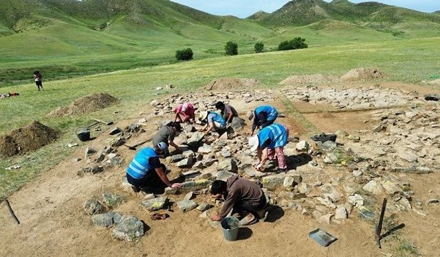Orta Asya’nın gizemleri çözülüyor: Türk tarihçiler ve Moğol arkeologlardan iş birliği