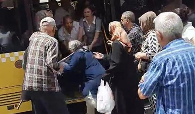 Pendik’te İETT otobüsünde yolcular birbirlerine girdi