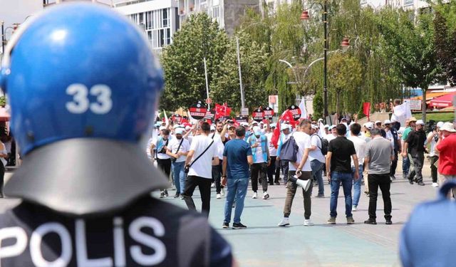 Polis barikat kurarak yürüyüşe izin vermedi: Yalnızca 10 kişi Bolu’dan Ankara’ya yola çıktı