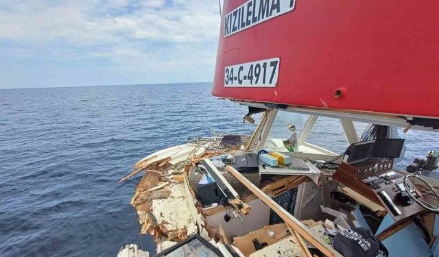 Sahil Güvenlik Komutanlığından Yunan unsurlarının çarparak hasar verdiği balıkçı teknesiyle ilgili açıklama