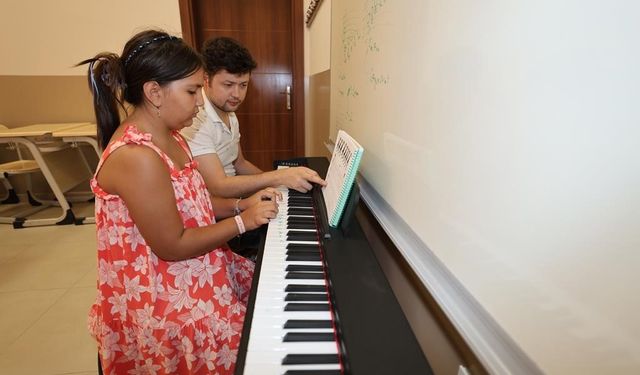 Şehzadeler Belediyesinin piyano kursu başladı