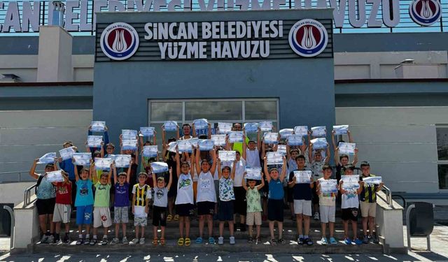 Sincan Belediyesi Çimşit Yüzme kursu ilk mezunlarını verdi