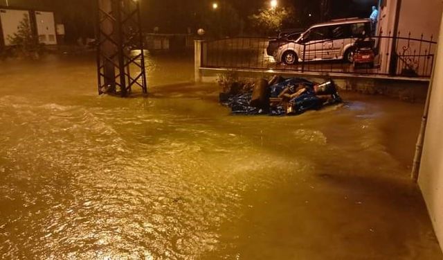 Sinop’ta şiddetli yağış taşkınlara yol açtı