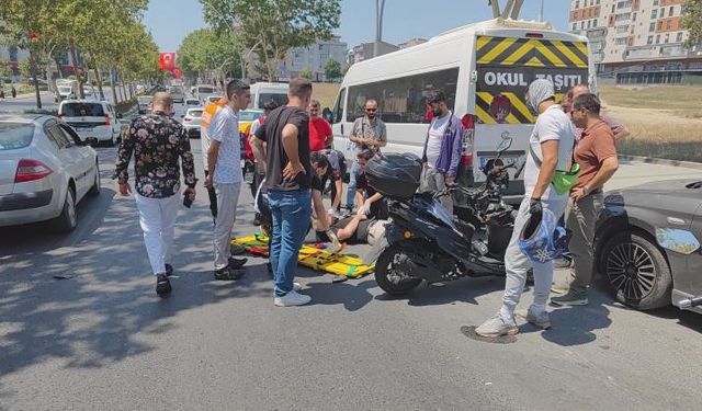 Sultangazi’de motosiklet sürücüsü feci kazada ağır şekilde yaralandı