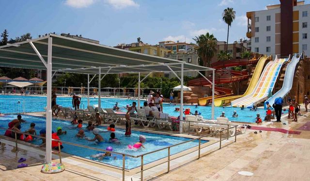 Tarsus’taki dezavantajlı bölgelerde havuz keyfi
