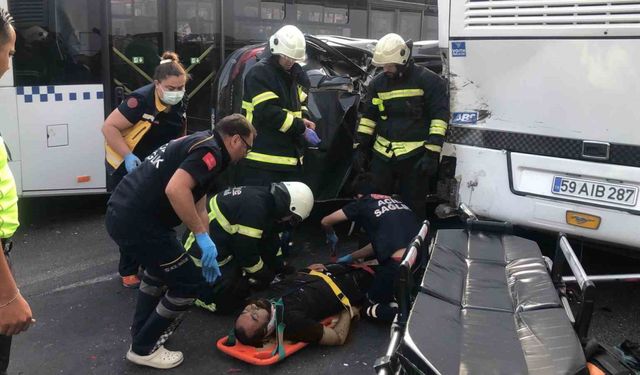 Tekirdağ’da zincirleme kaza: Ağır yaralanan sürücüyü sıkıştığı yerden itfaiye kurtardı