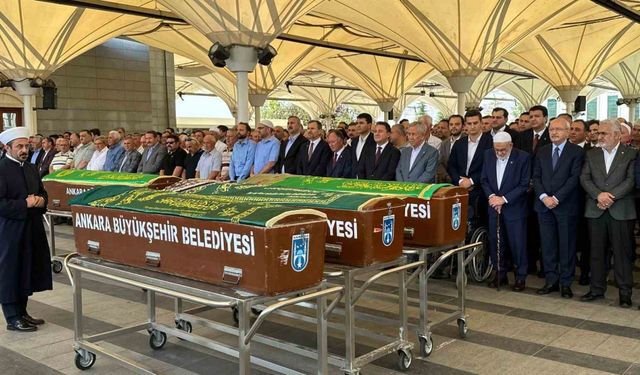 Temel Karamollaoğlu’nun annesi son yolculuğuna uğurlandı