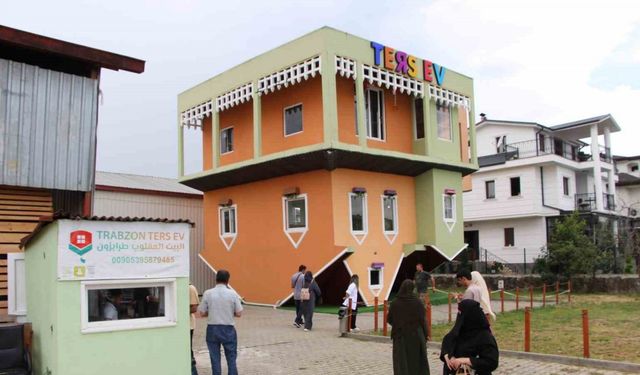 Trabzon’daki ‘Ters Ev’ Arap turistlerin ilgi odağı oldu