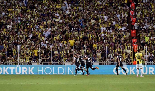UEFA Şampiyonlar Ligi 2. Eleme Turu: Fenerbahçe: 0 - FC Lugano: 1 (İlk yarı)