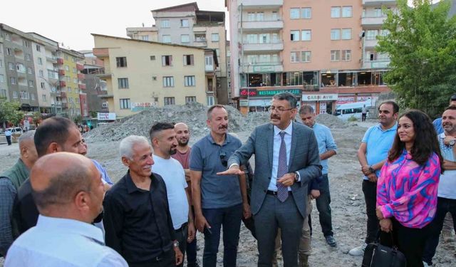 Vali Çelik; "Eski belediye alanında sosyal alan yapılacak"