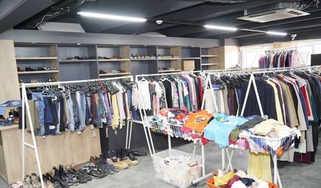 Yunusemre Giyim Mağazası ihtiyaç sahiplerine hizmet veriyor