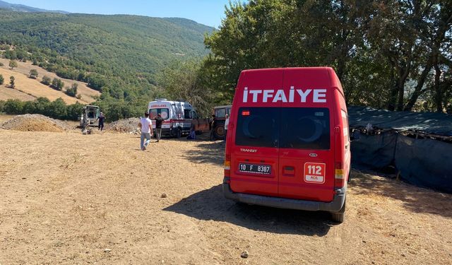 Balıkesir'de tarladaki su kuyusu kazısında toprak altında kalan çiftçi öldü