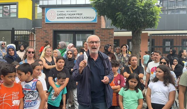 Beylikdüzü'nde velilerden okulların birleştirilmesine tepki