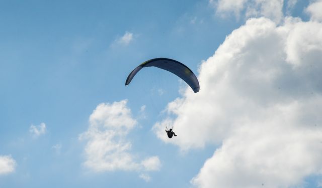 Bilecik'te "Gölpazarı Havacılık ve Yamaç Paraşütü Festivali" başladı