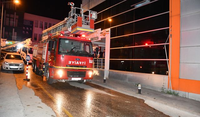 Bilecik'te market deposunda çıkan yangın söndürüldü