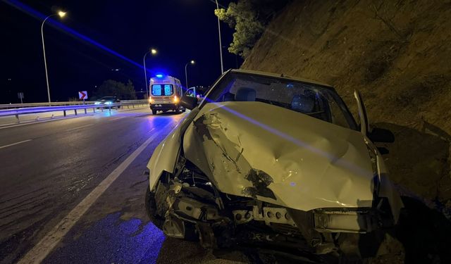 Bilecik'te su kanalına düşen otomobildeki 2 kişi yaralandı