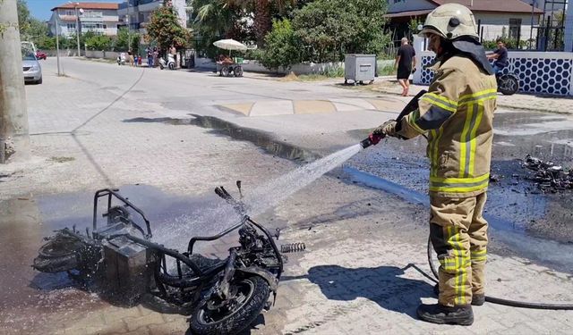 Bursa'da seyir halindeki elektrikli bisiklet alev aldı