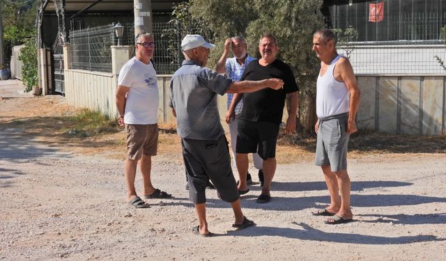 Erdek Ocaklar Mahallesi sakinleri sokaklarının asfaltlanmasını talep ediyor