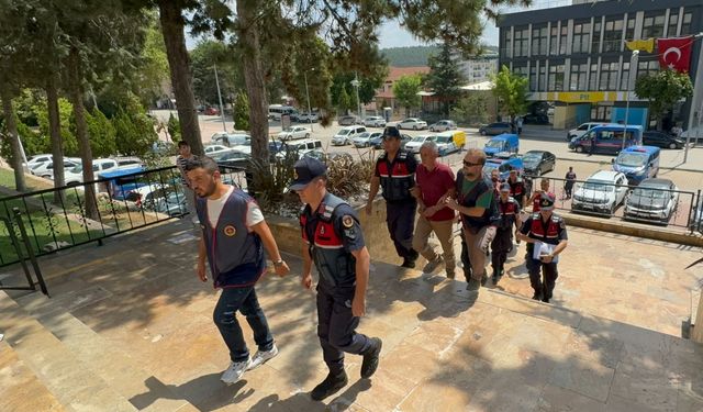 GÜNCELLEME - Bilecik'te ormanlık alanda toprağa gömülü ceset bulunmasıyla ilgili 1 şüpheli tutuklandı