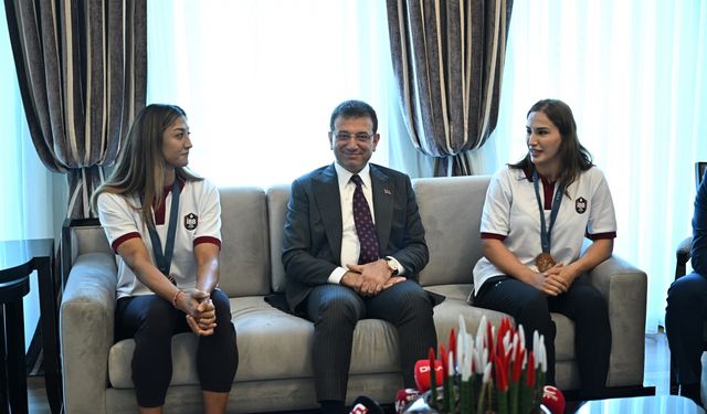 İmamoğlu, 2024 Paris Olimpiyatları'nda madalya alan İBB sporcularını ağırladı